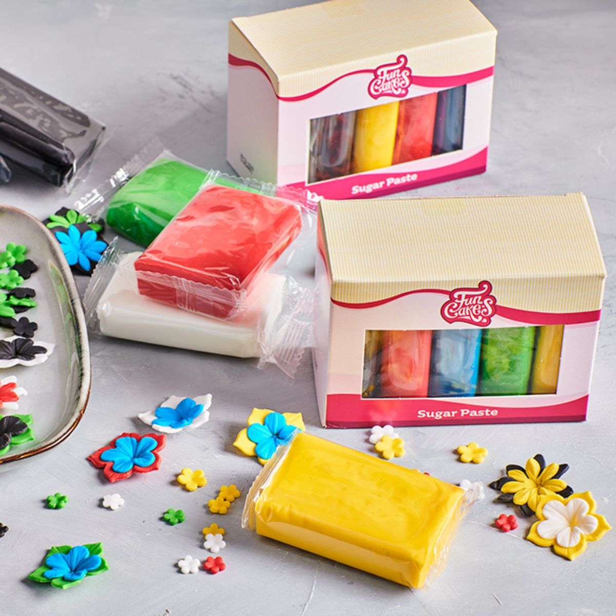 13823-funcakes-fondant-multipack-essential-grundfarben-sugar-zuckerpaste-schwarz-rot-blau-grün-gelb-4